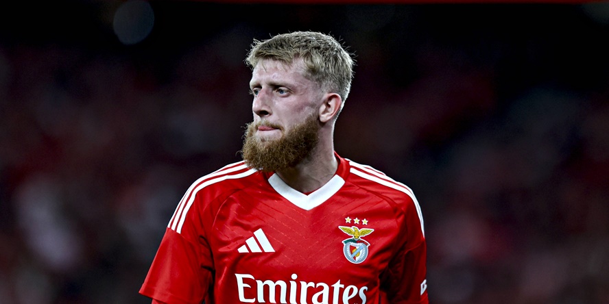 Transfergerüchte: Wer gewinnt das Tauziehen um Beste? Bayern-Star deutet Verlängerung an